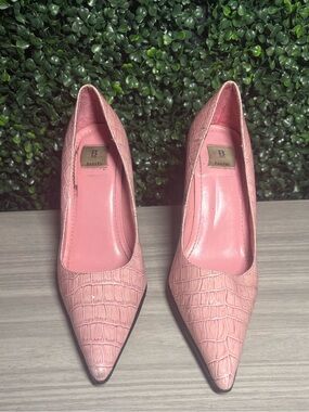 Bakers Pink Croc-Embossed Pointed Toe Pumps